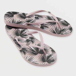NWT - Volcom Rocking Solid Sandal in Faded Mauve Size 6